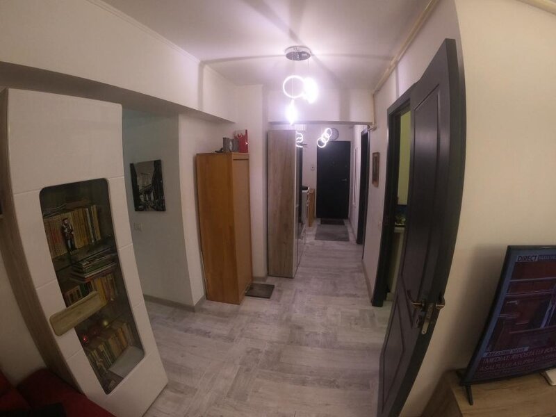 Giurgiu, apartament 4 camere decomandat, zona centrala, T120, reper emblematic.