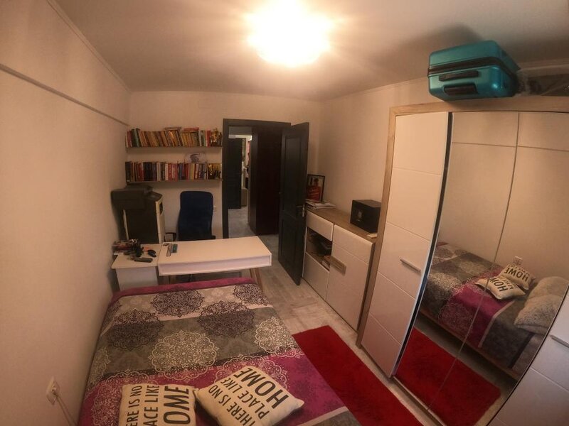 Giurgiu, apartament 4 camere decomandat, zona centrala, T120, reper emblematic.